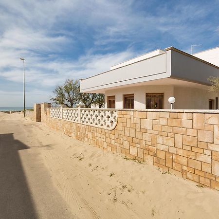 Villa Scirocco By Barbarhouse Torre Lapillo Exterior foto